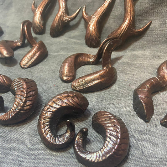 HORN BARRETTES- DARK METALLIC BROWN/RED COLOR SHIFT